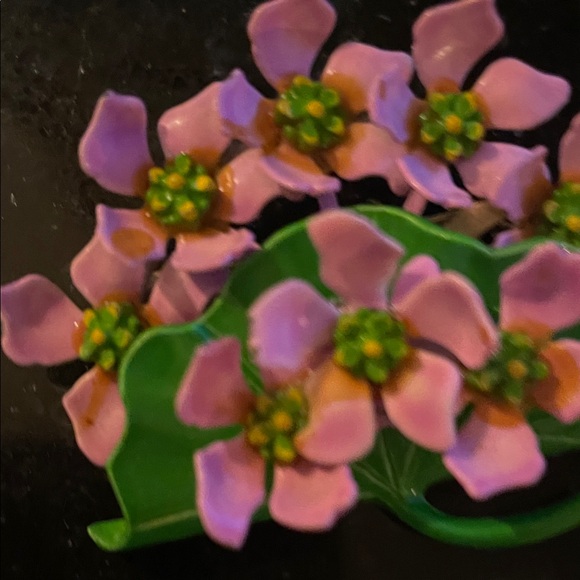 Floral Pink and Green Hippy Mod 1960’s enamel painted broch - Picture 5 of 10